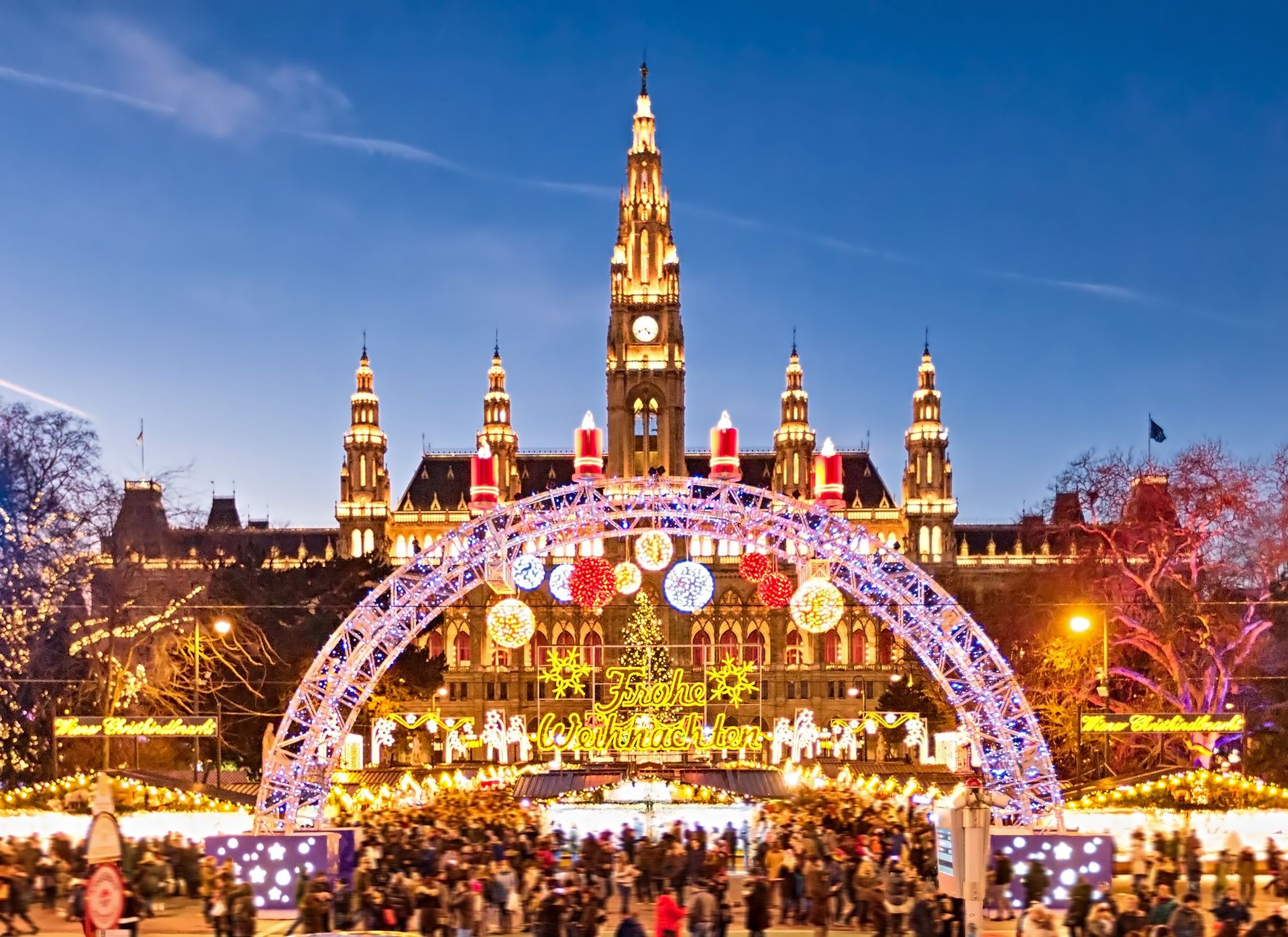 Christmas market on Rathausplatz in Vienna at Christmas Eve